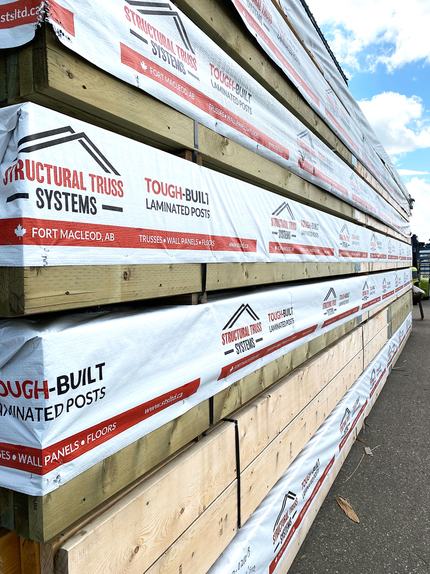 Structural Truss Systems Laminated Wood Posts for Post Frame