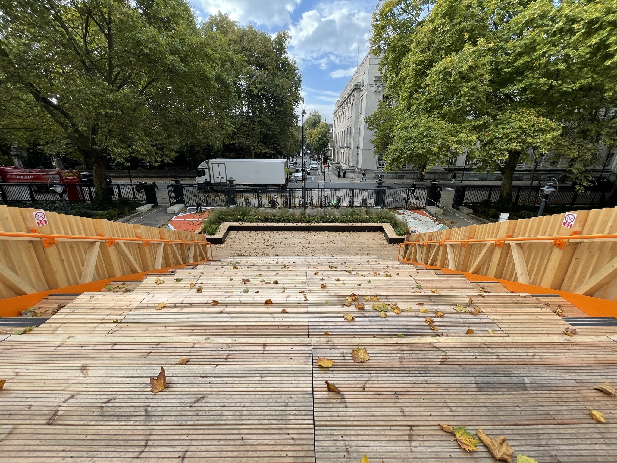 Demountable timber pavilion at Senate House StructureMode