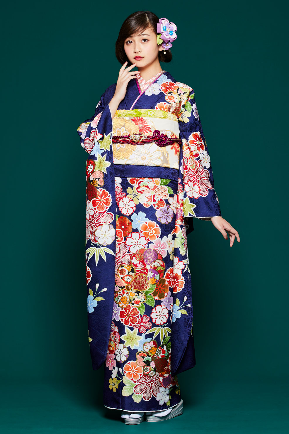 成人式レンタル振袖【古典/紺】OR2123 和泉市の成人式の前撮り・振袖レンタルはトータルフォトスタジオウイン