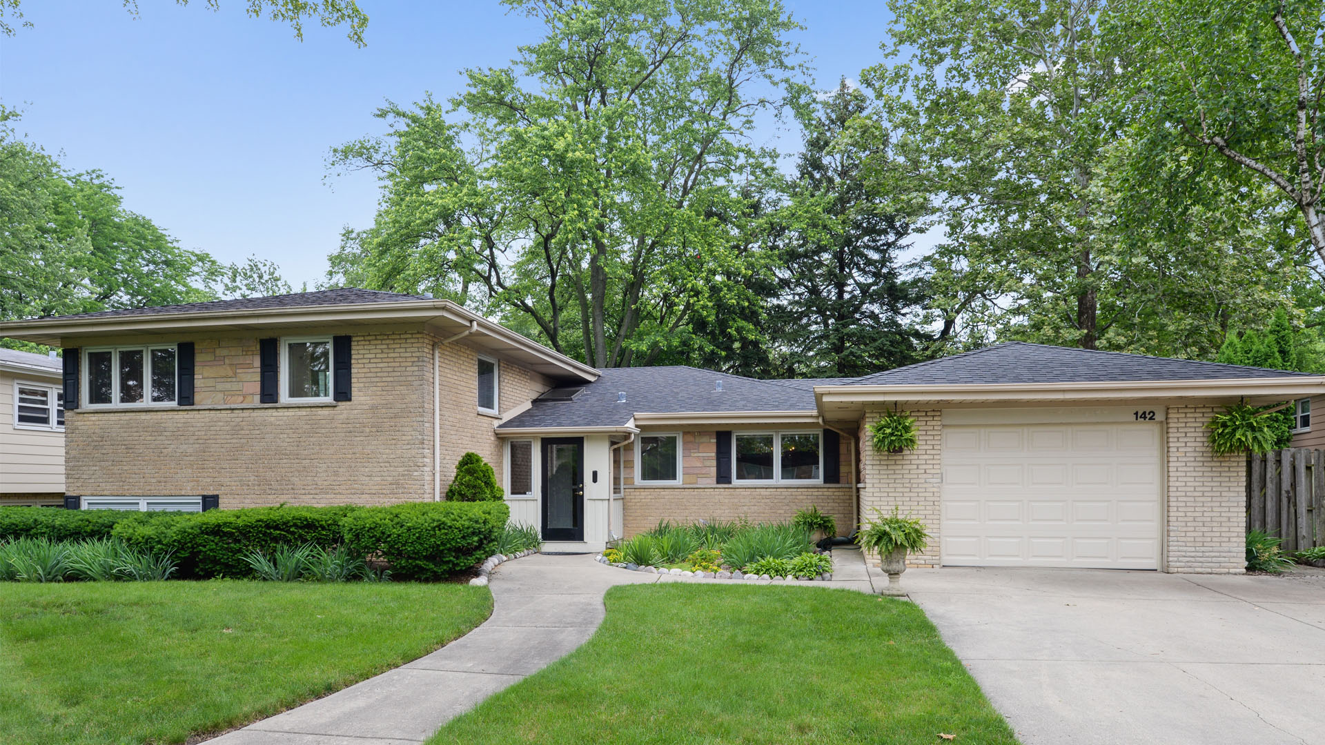 142 Millbrook Lane, Wilmette, IL 60091 Studio856
