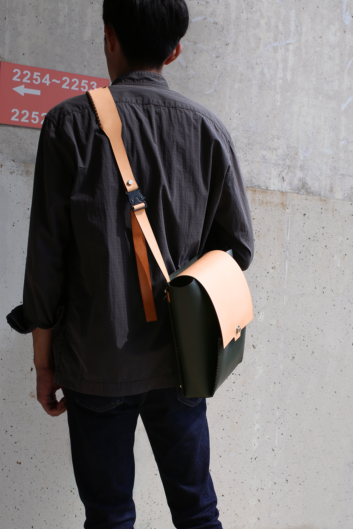 Nerdy Minimessenger Bag Studio Smoll