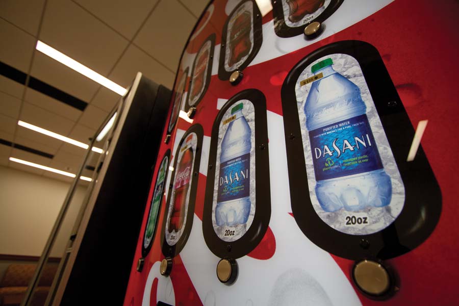 Bottled water in vending machine breaks ban Student Life