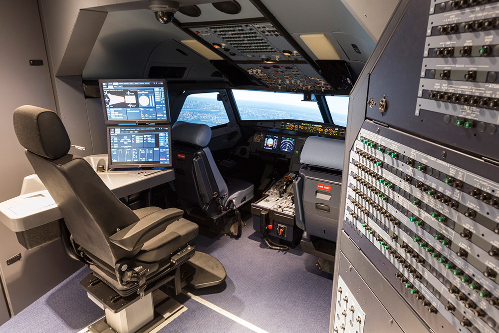 Professional pilot degree in English