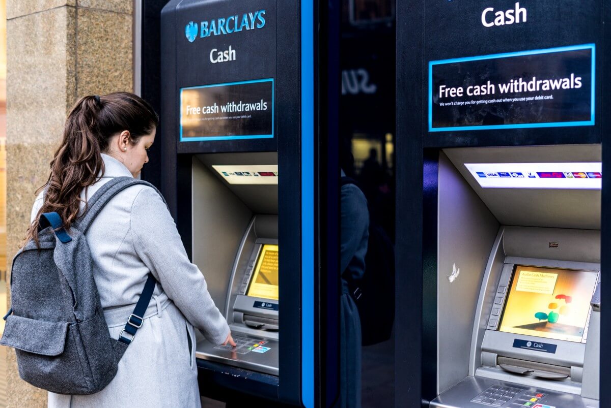 How to open a UK bank account as an international student