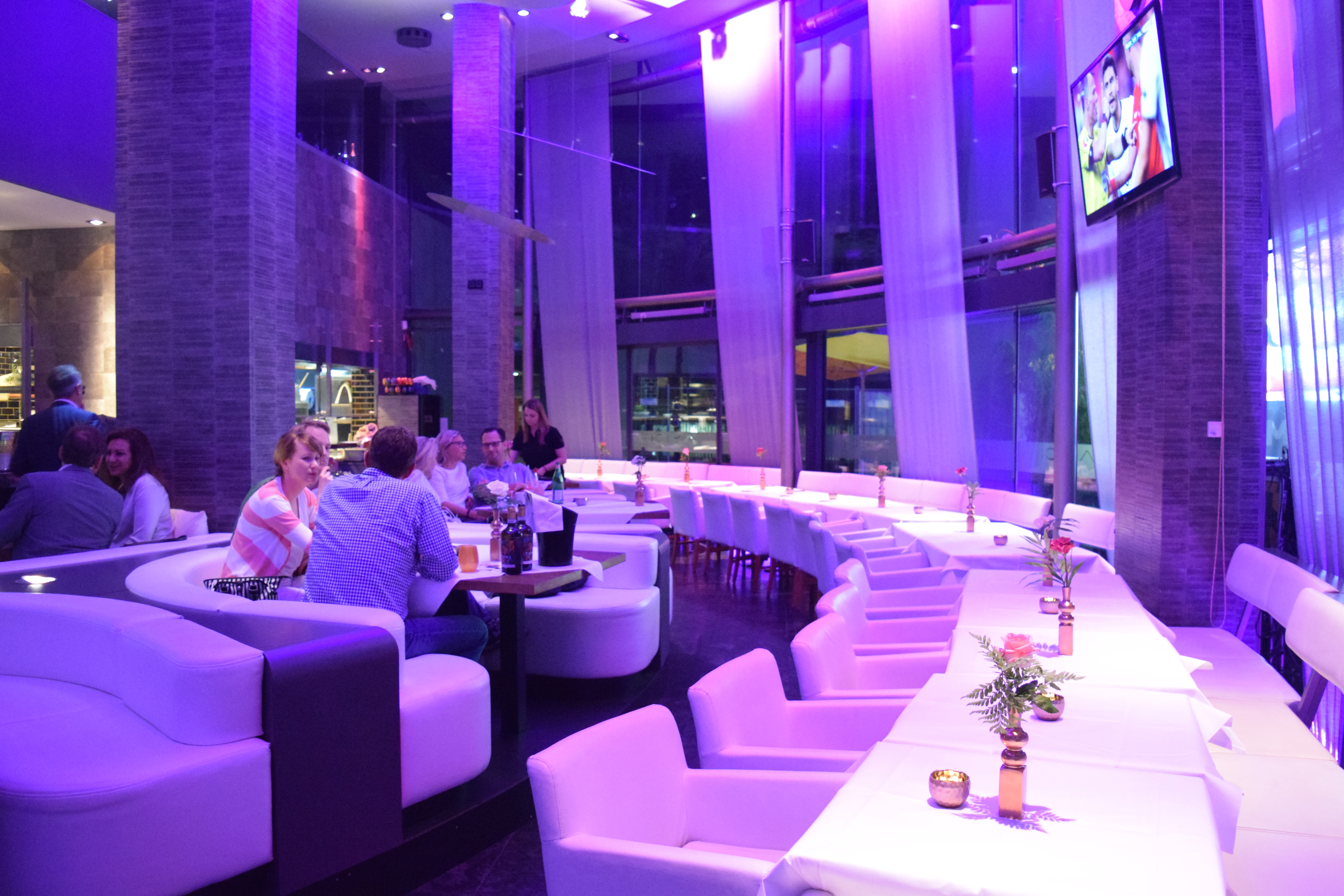 EMReport Gepflegtes Public Viewing im Amici STUGGI.TV
