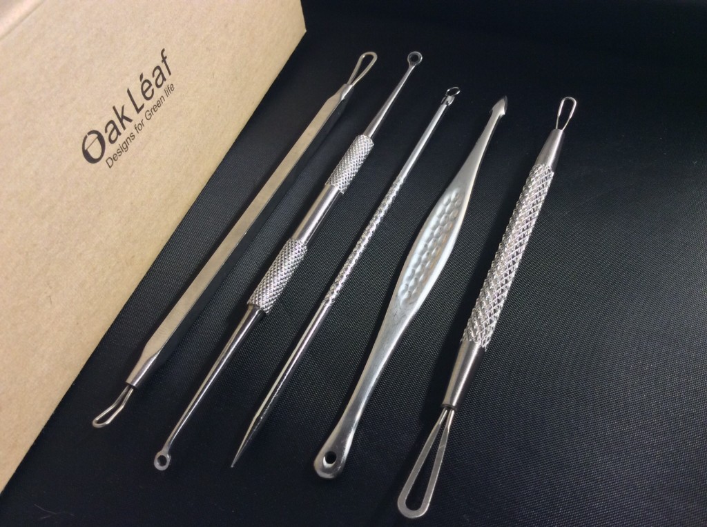 Pimple Popping Oak Leaf Blackhead Remover and Comedone Extractor Tool Kit