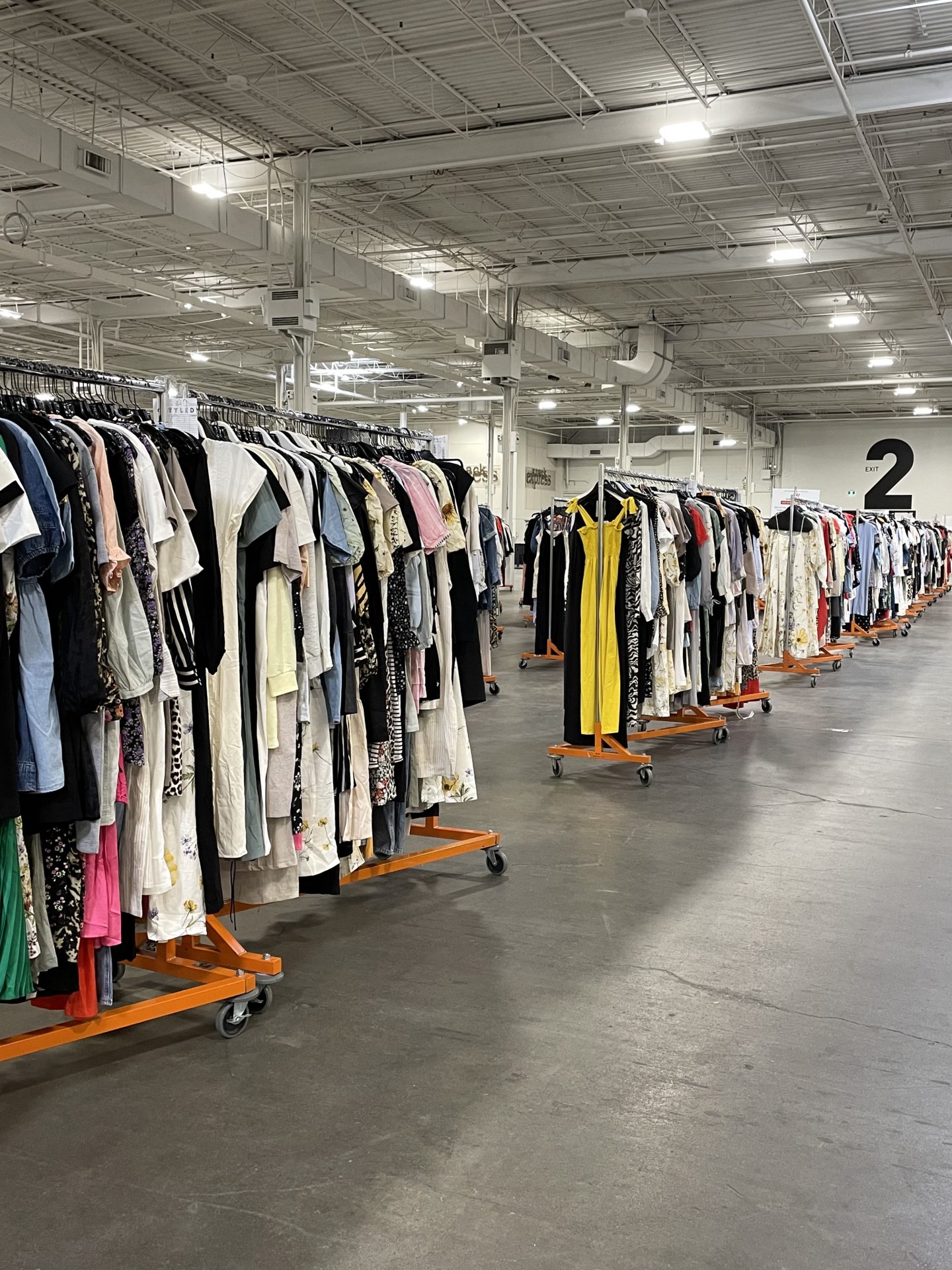 SaleSpy Behind The Scenes At The H&M Warehouse Sale