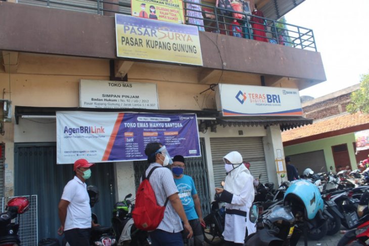 Dua Pedagang Positif Covid-19, Pasar Kupang Gunung Surabaya Ditutup - Suara  Surabaya