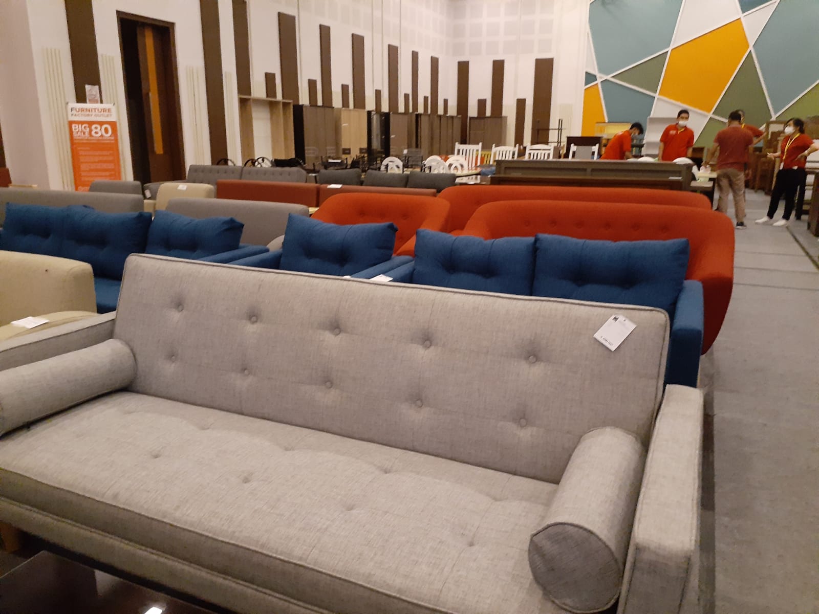 Sofa Minimalis Paling Dicari di Pameran Furniture Factory Outlet