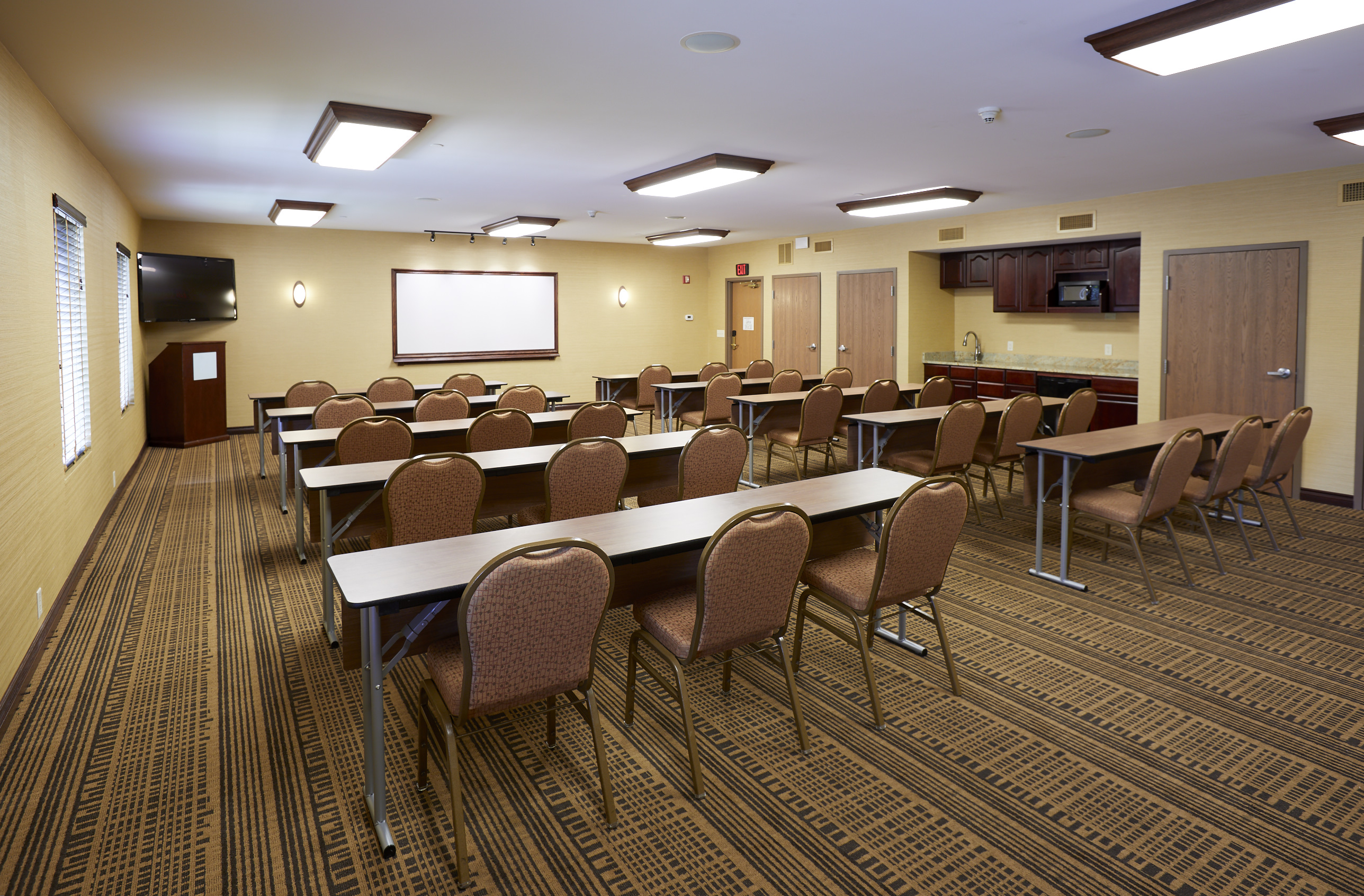 Holiday Inn Express Holland Suburban Inns