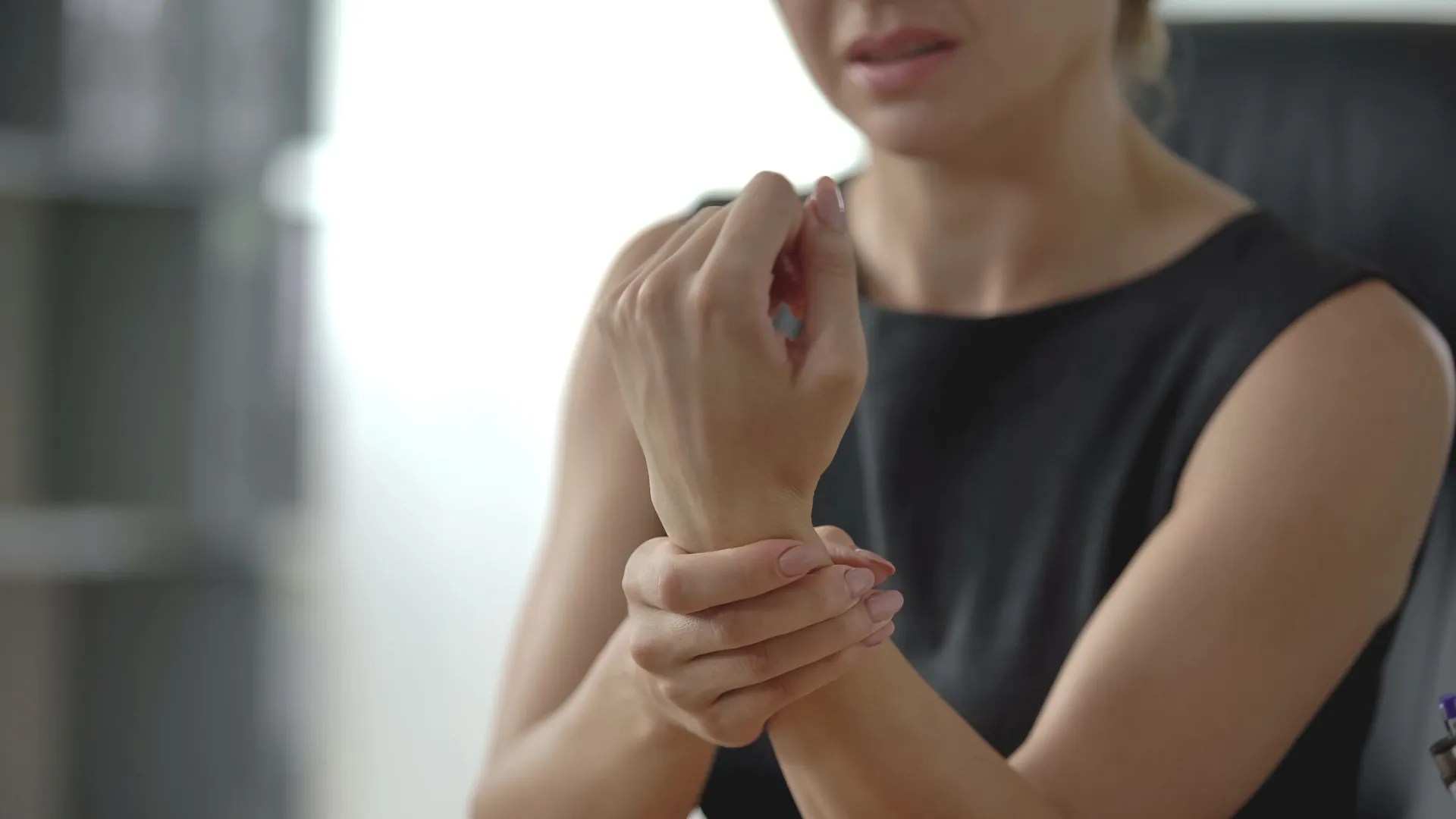 Wrist and Hand Specialist Near Me in Chicago, IL Hand Surgeons Illinois