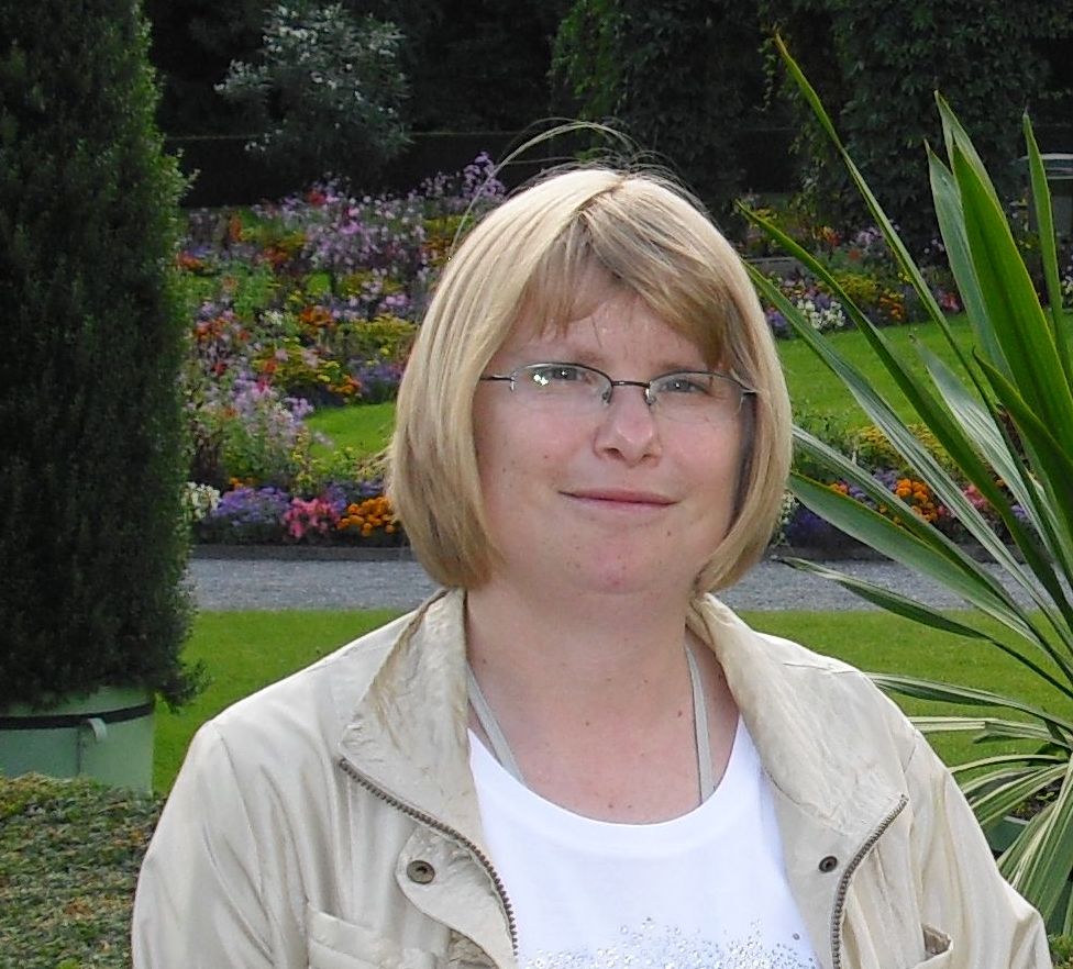 gelernte Bürokauffrau (35) aus Köln