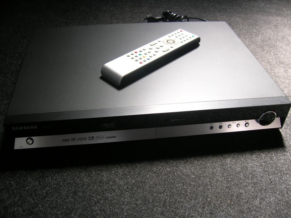 Samsung HDD DVD Recorder mit 160GB Festplatte