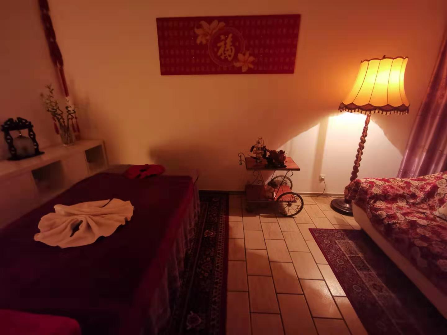 WIEDER OFFEN Chinesische Massage in TCM Massage Studio in Langenfeld