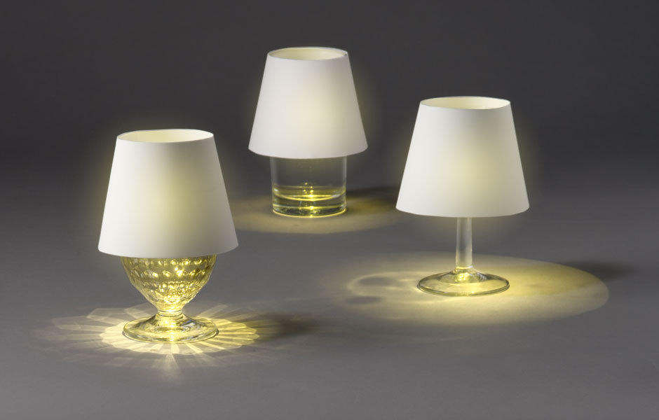 Rechargeable Floating Light Rechargeable light turns glasses into lamps