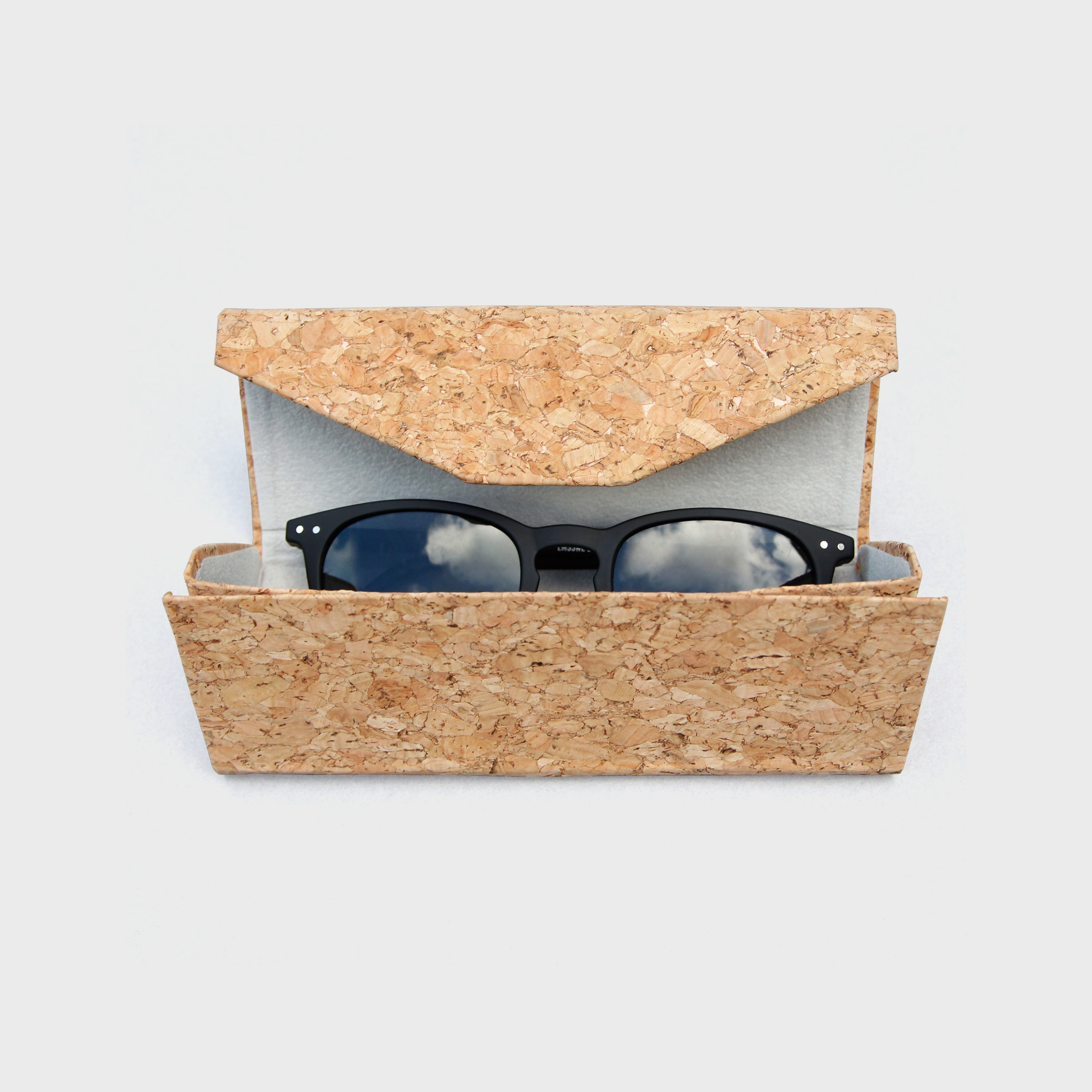 Cork Glasses Case Fold flat case for your glasses.