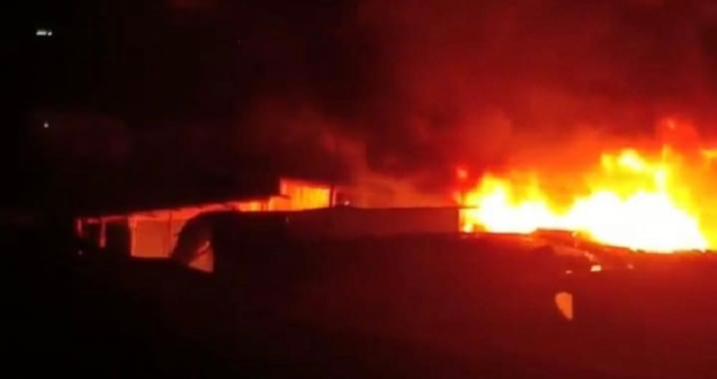Fire outbreak at Custom Market. [Photo via Facebook]