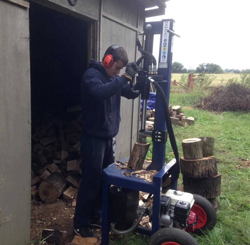 Mobile Log Splitting Service in Suffolk, Ipswich and Woodbridge.