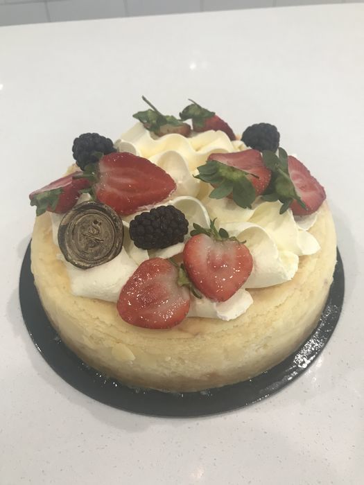 Sydney Wedding Cakes, Northern Beaches, Birthday Cakes, Online Cakes