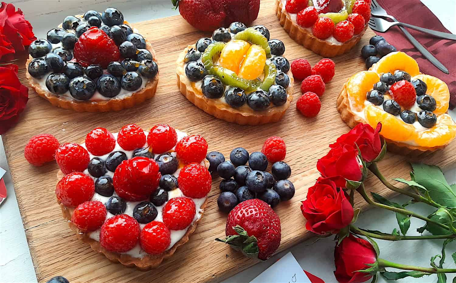 Easy Mini Fruit Tarts in Heart Tins Sugar and Spice