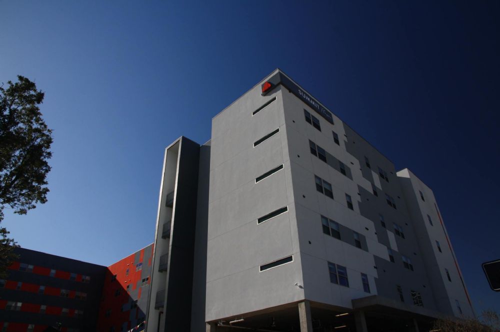 Summit Parque Apartments in Dallas, TX.