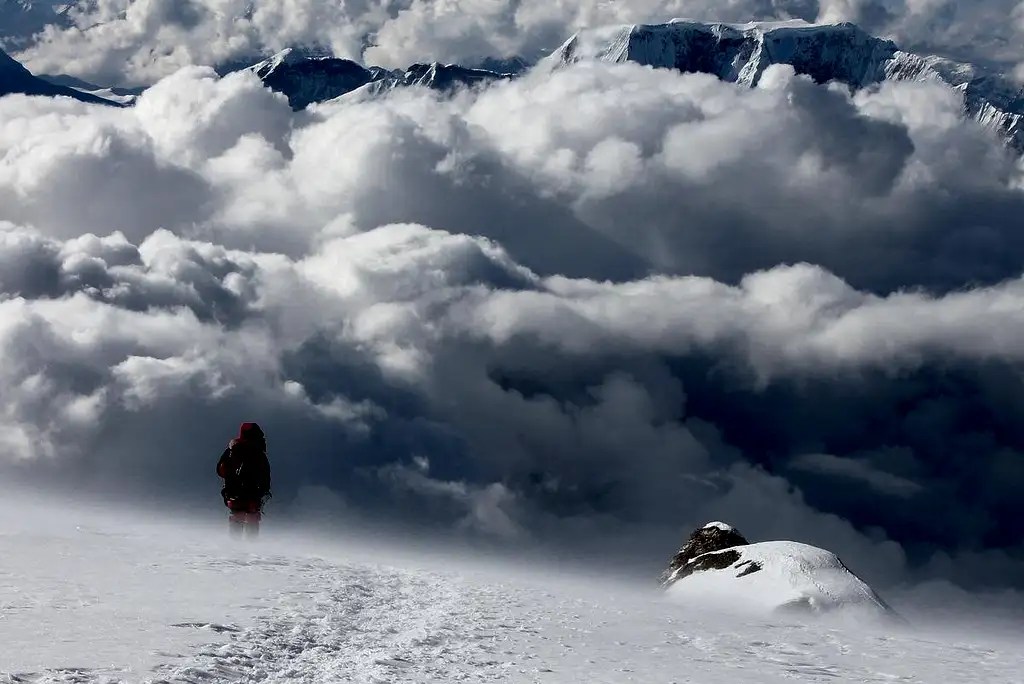 Walking above the clouds Photos, Diagrams & Topos SummitPost