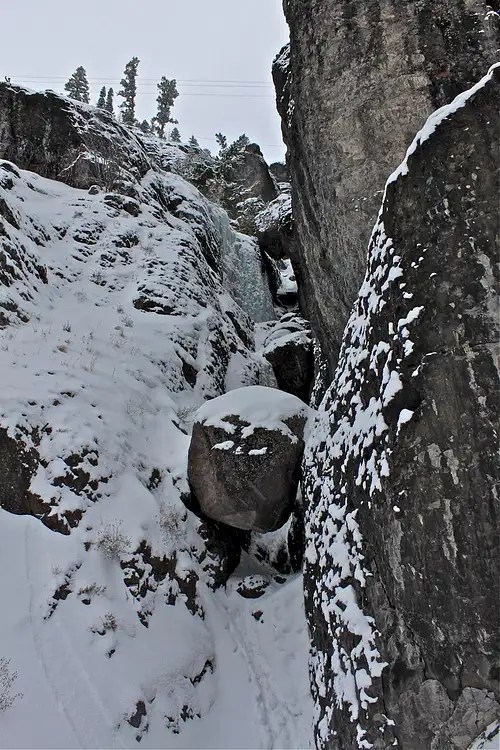 Chockstone Chimney WI3/4 Photos, Diagrams & Topos SummitPost