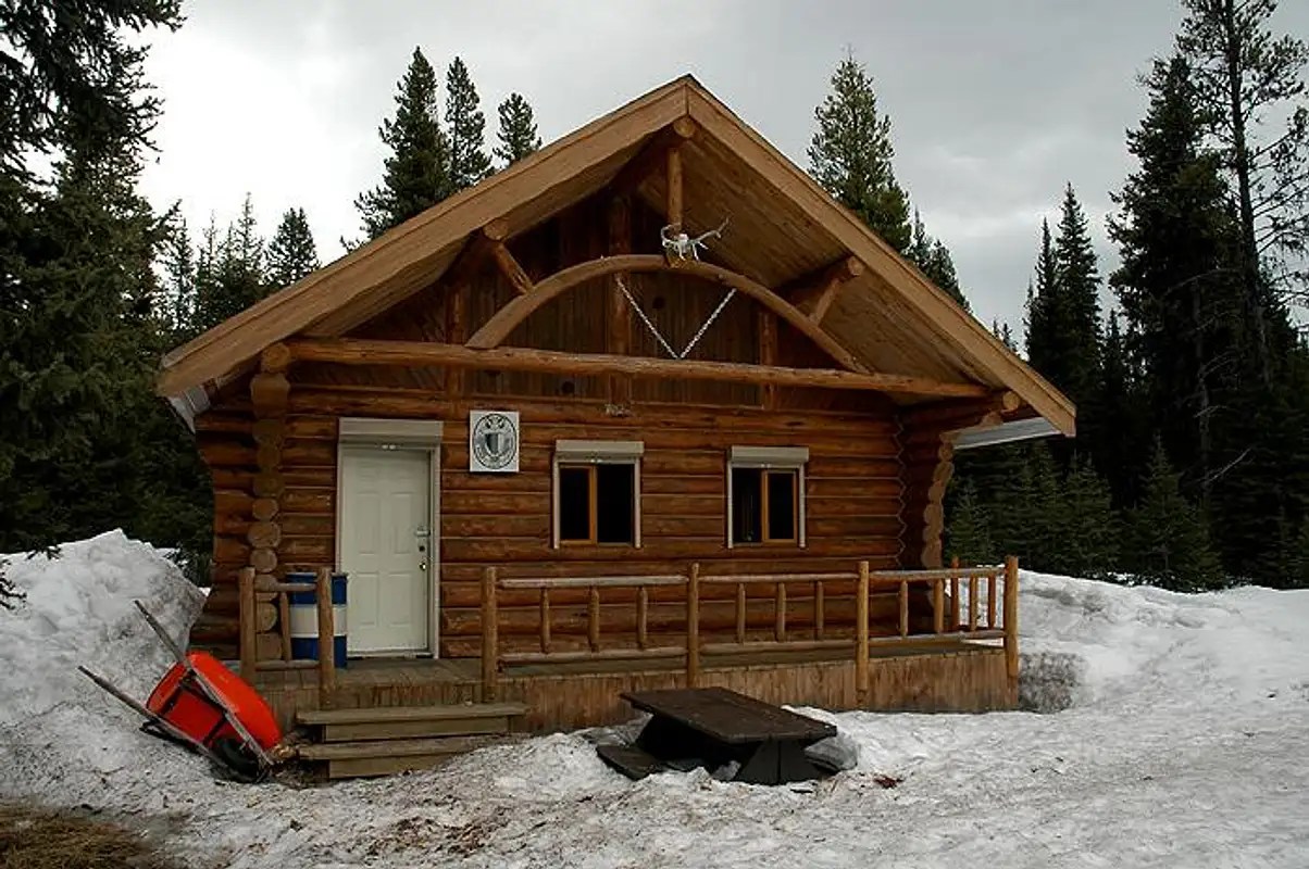 Elk Lakes Cabin Photos, Diagrams & Topos SummitPost