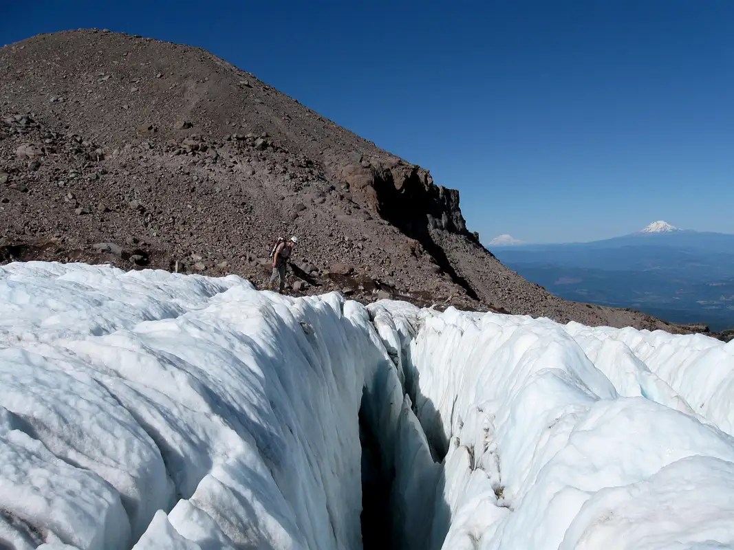 Crevasse on Elliot glacier Mt. Hood Photos, Diagrams & Topos SummitPost
