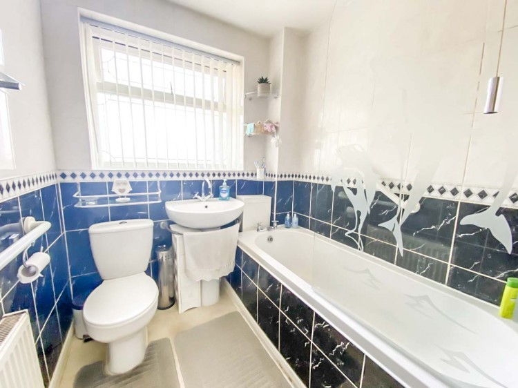 Kelvedon Way, Rugeley, 4 bedroom, SemiDetached