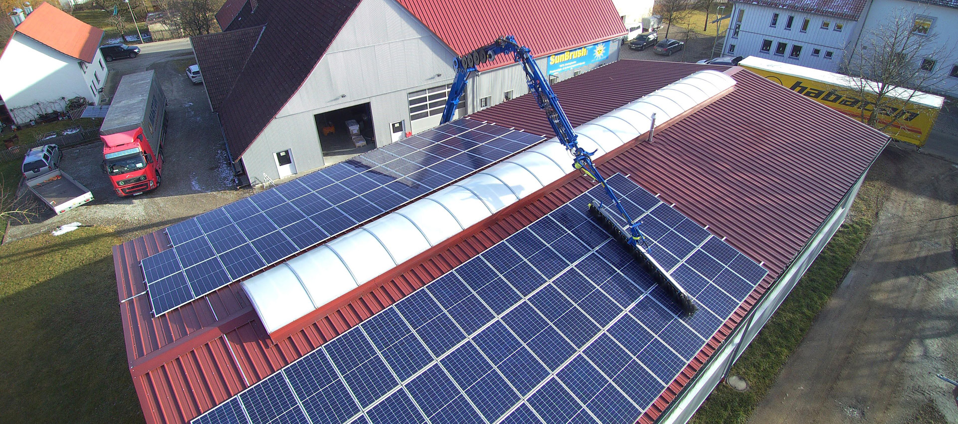 How To Clean Solar Panels On Roof / Tips For Cleaning Solar Panels Here