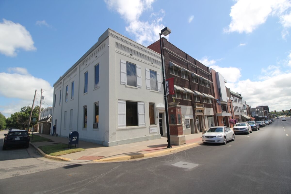 Commercial Office Building Auction 228 W Central in El Dorado