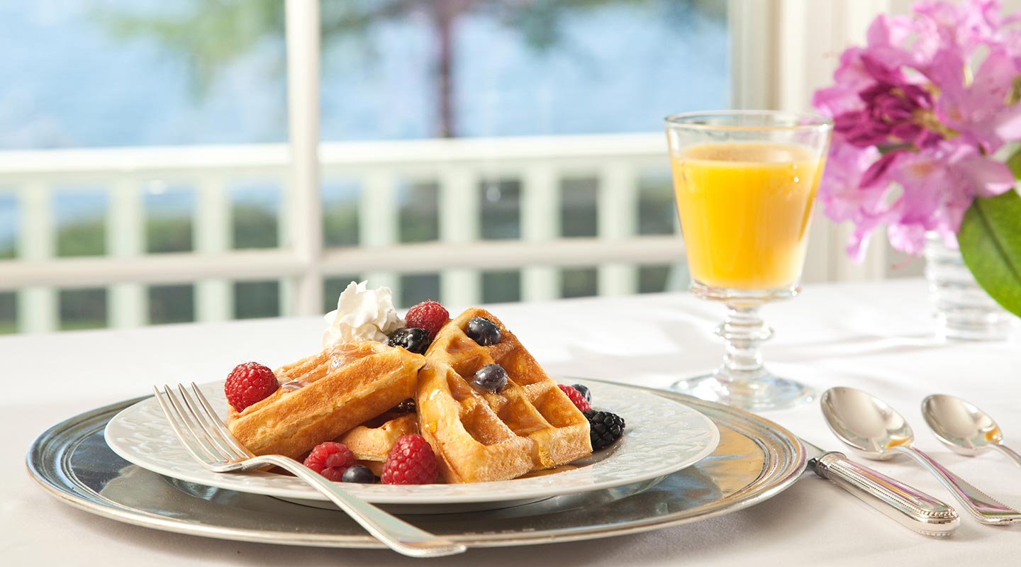 Romantic Maine Coast Hotel Daily Complimentary 3Course Breakfast