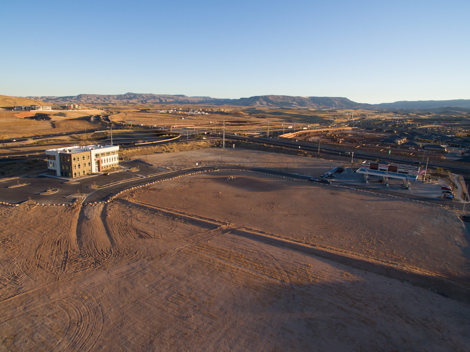 White Crow Real Estate Sun River Commons Sales and Leasing Details