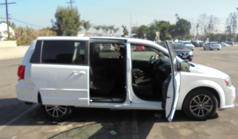 2016 Dodge Grand Caravan ADA Wheelchair & Gurney Vans