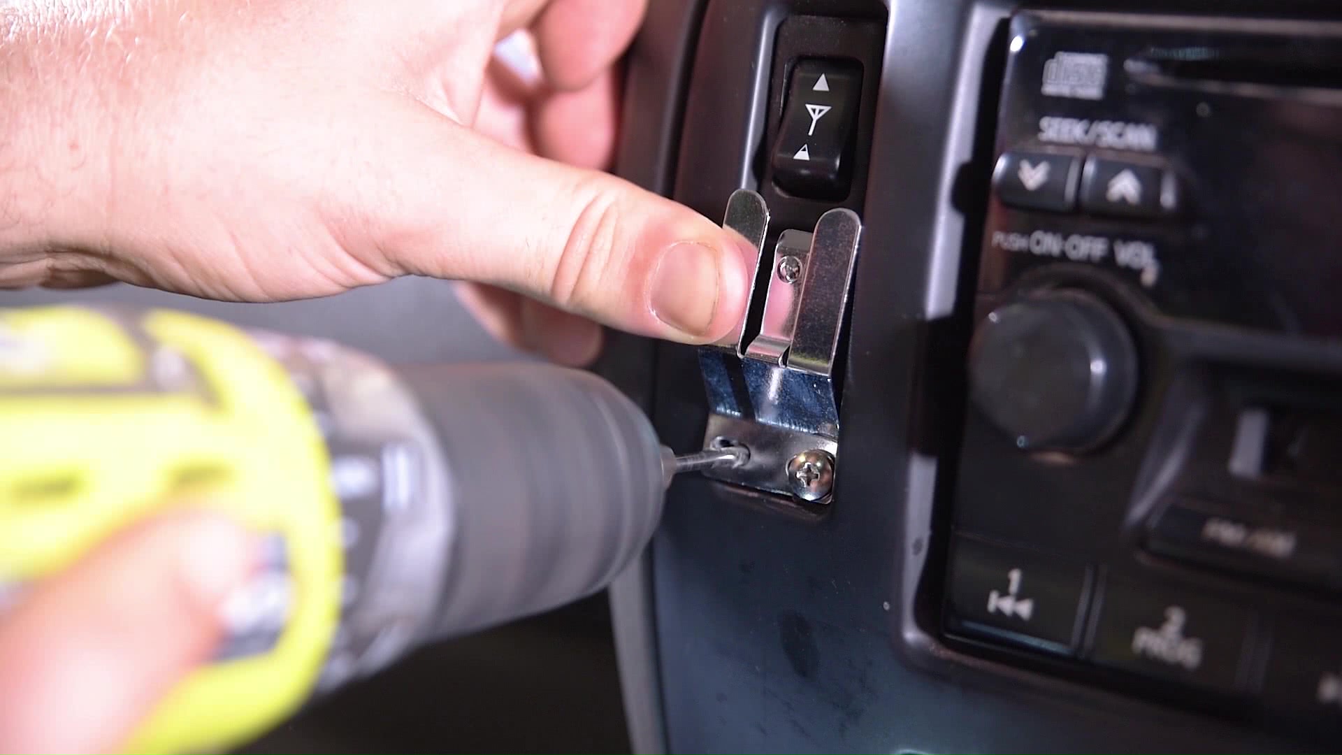 How To Install A UHF Radio