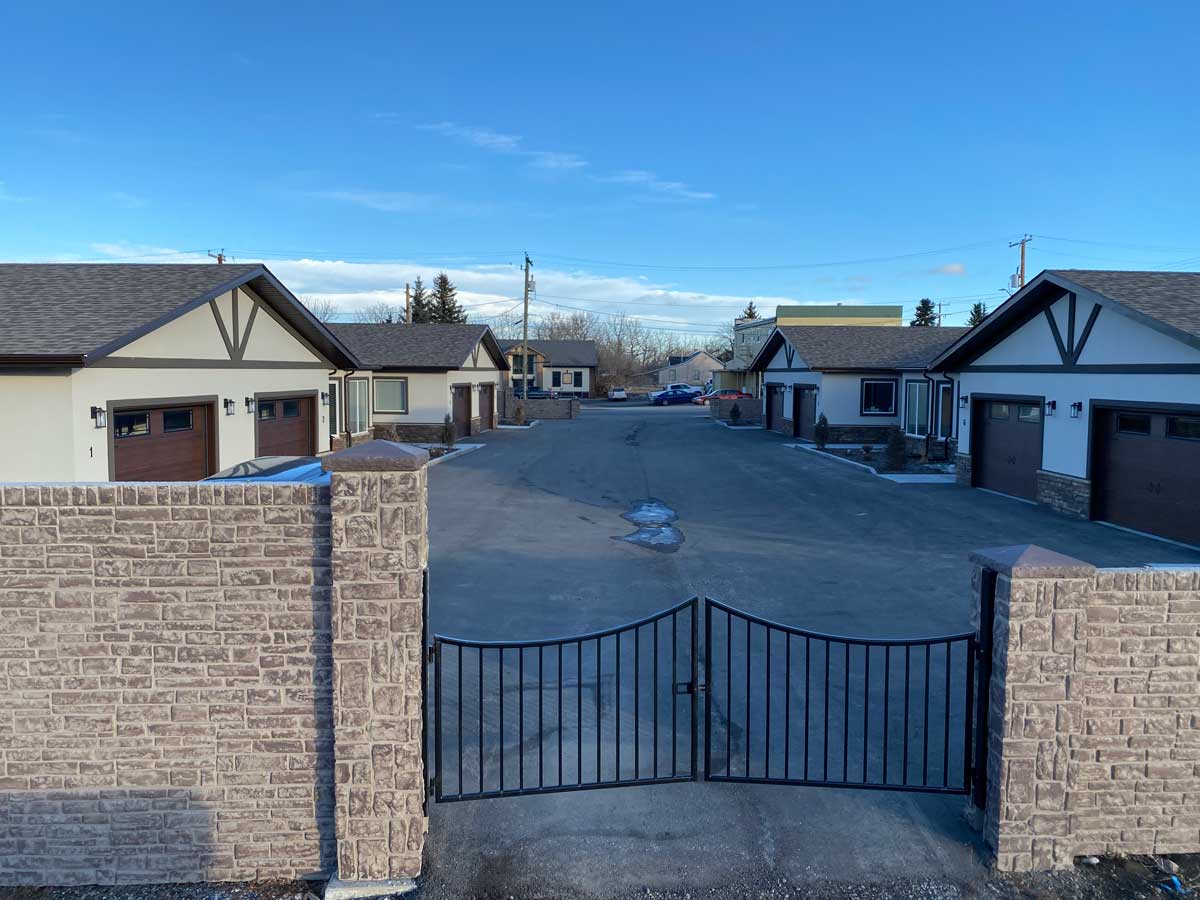 Pincher Creek 4plexes SuperForm