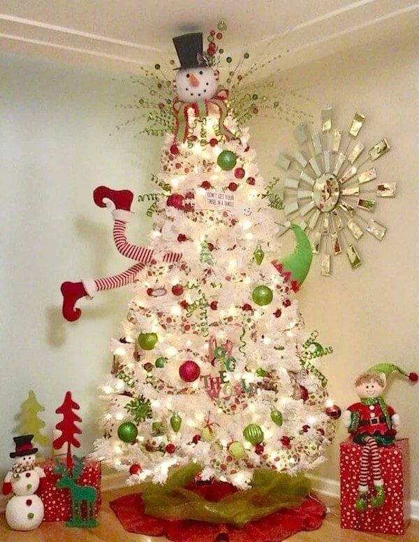 21 Enchanting Candy Cane Christmas Decor Ideas