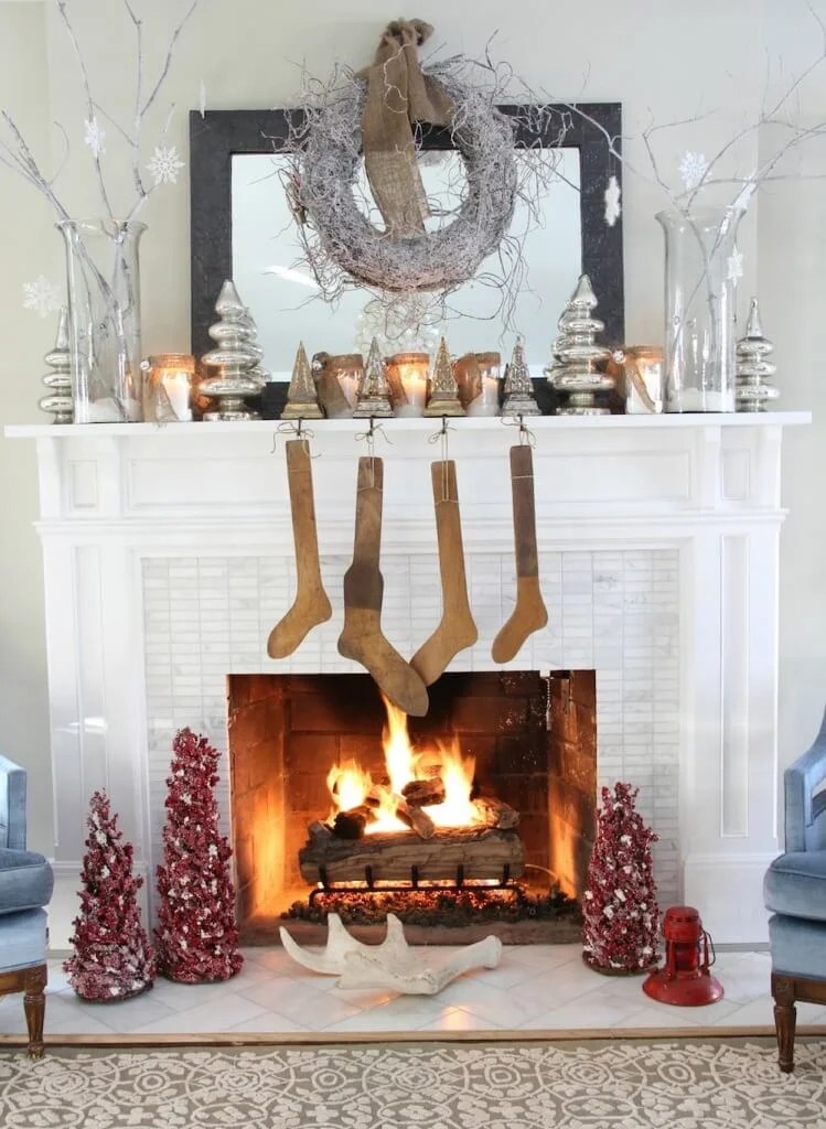 18 Elegant & Stylish Grey Christmas Decoration Ideas