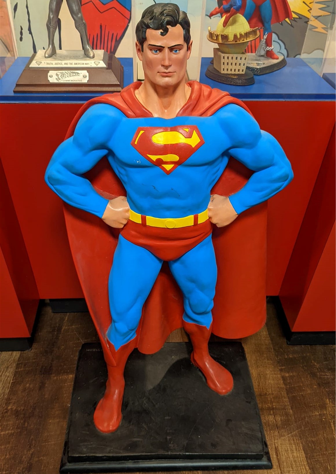 Metropolis Superman Statue