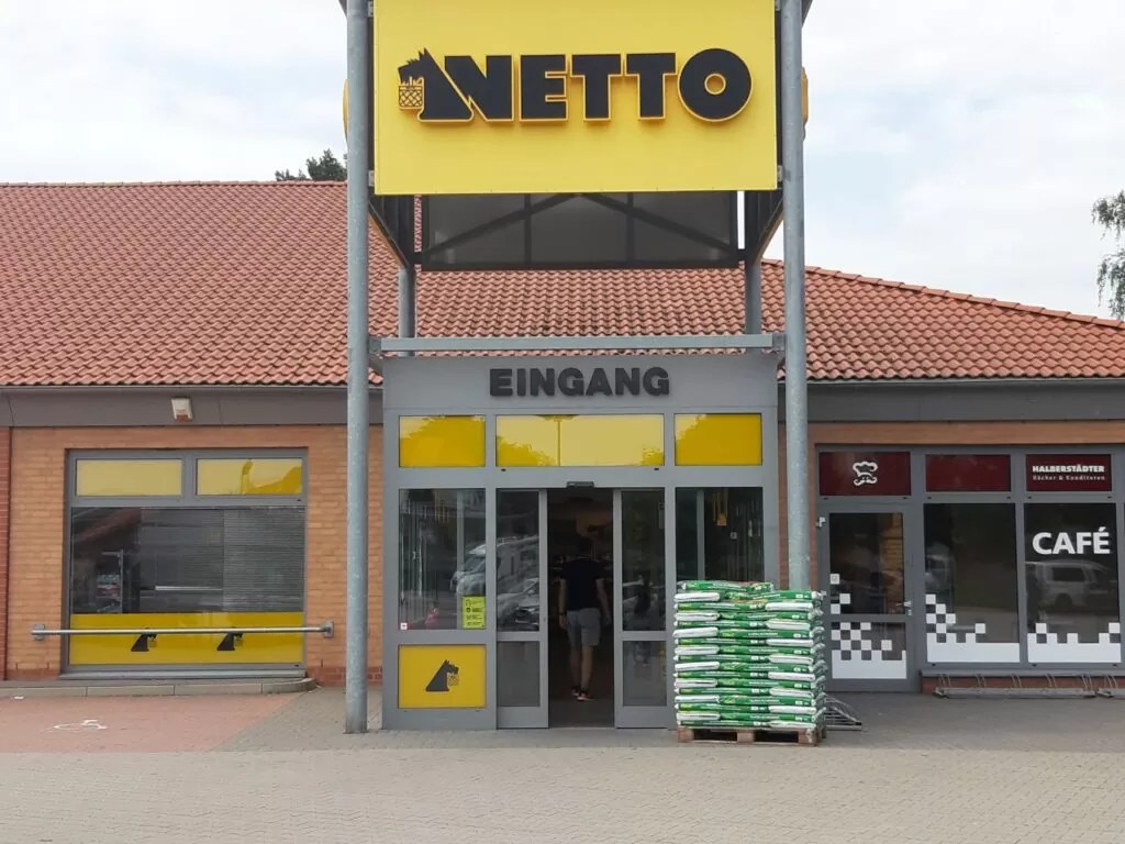 Store Check bei Netto mit dem schwarzen Hund Supermarkt Inside