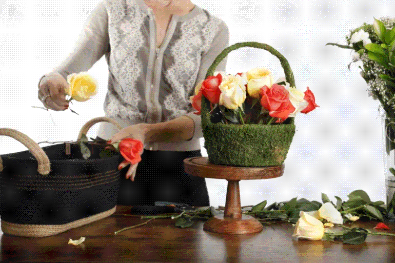 How to Arrange Roses in Floral Foam SuperMoss