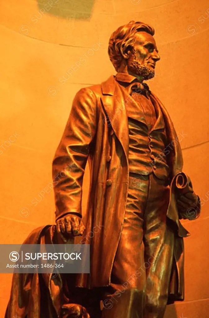 Abraham Lincoln Statue State Capitol Springfield Illinois, USA SuperStock