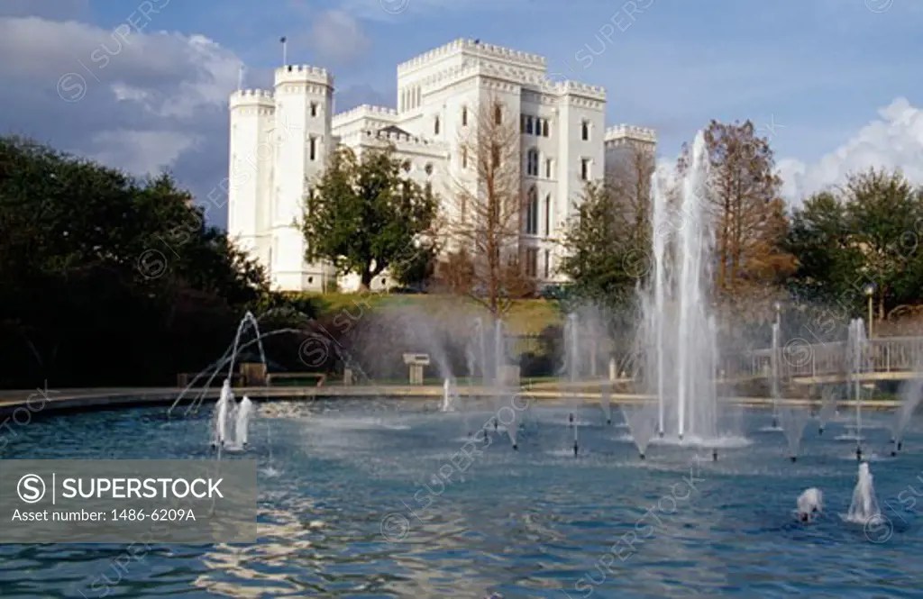 Fountains in front of a government building, Repentance Fountain, Old