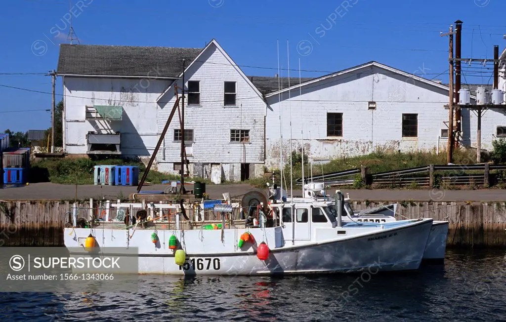 CANADA, PRINCE EDWARD ISLAND, MURRAY HARBOUR, FISHING PORT. SuperStock