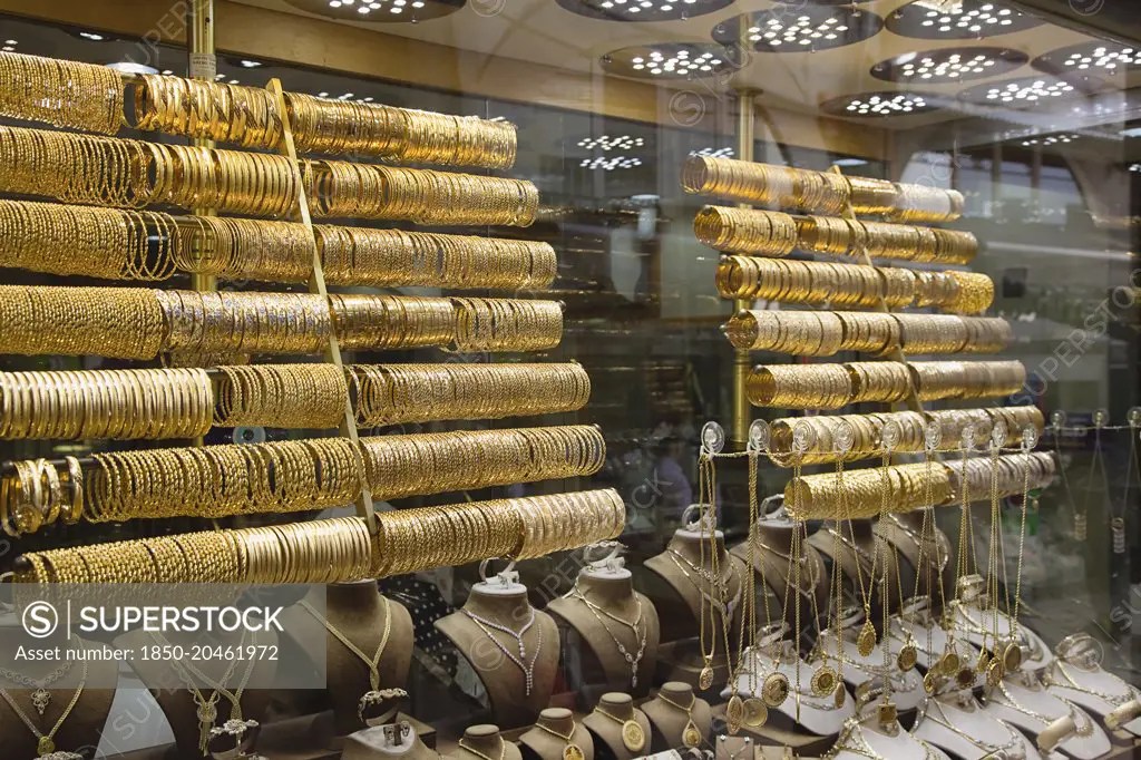 Turkey, Istanbul, Fatih, Sultanahmet, Kapalicarsi, Gold jewellery shop