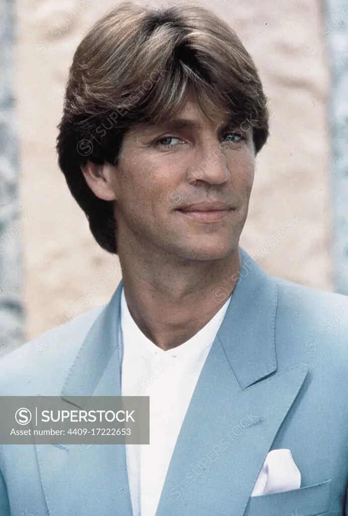 ERIC ROBERTS in THE SPECIALIST (1994), directed by LUIS LLOSA. SuperStock