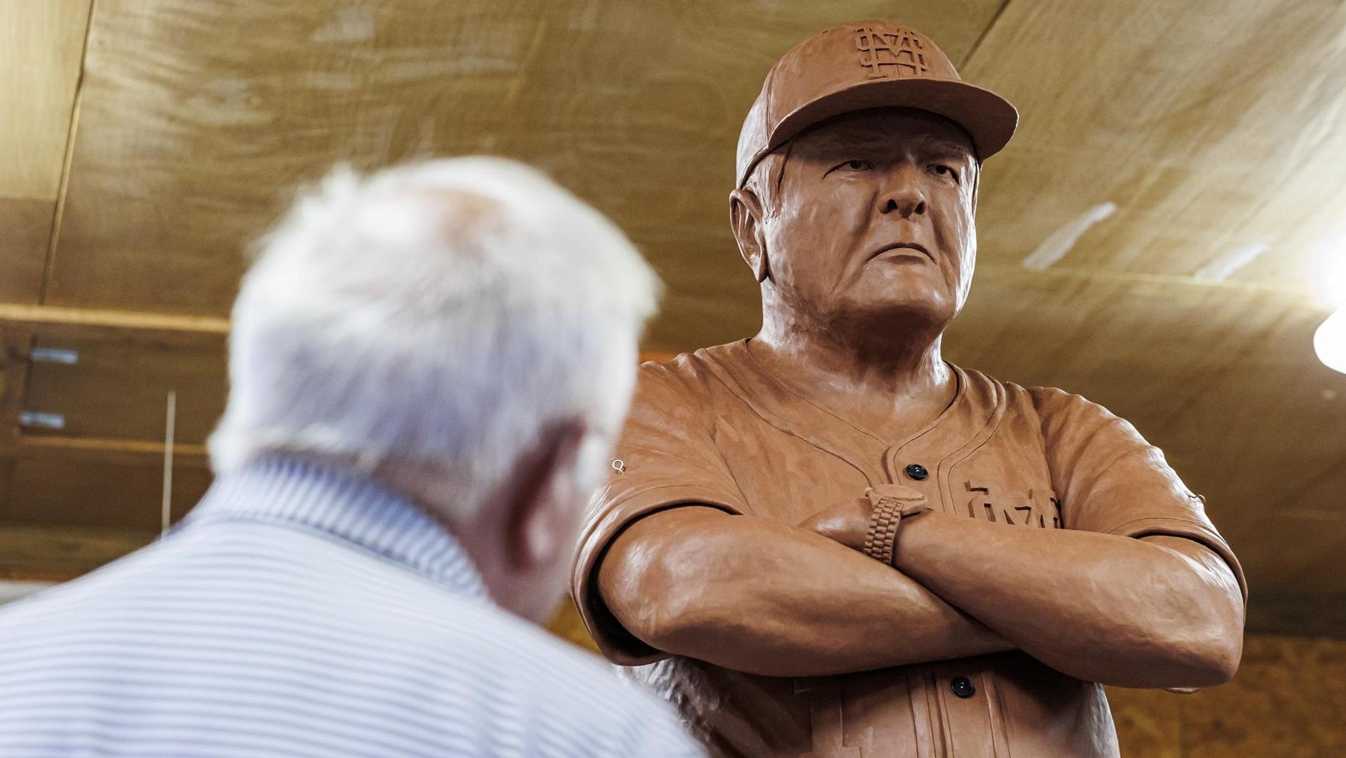 Mississippi State to unveil statue of legendary baseball coach Ron Polk