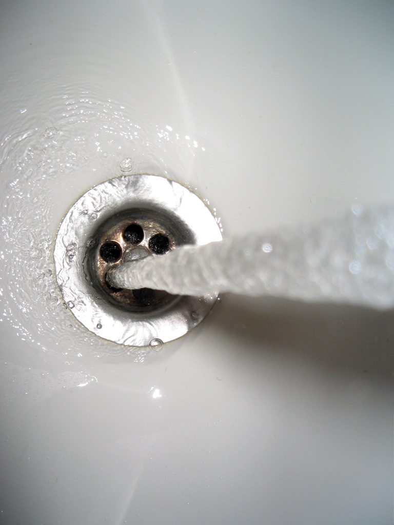4 Simple Tips to Keep Your Drains Smelling Fresh as Daisies