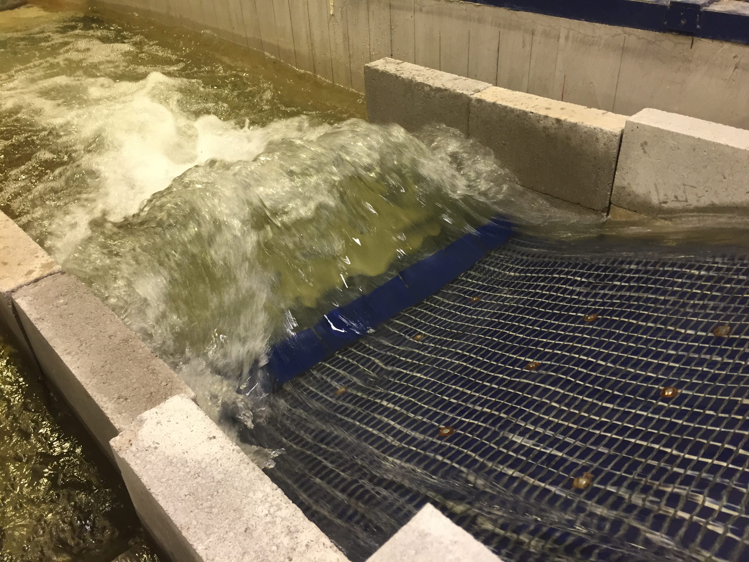 Easy tailwater management with multi adjustable kicker system Surf